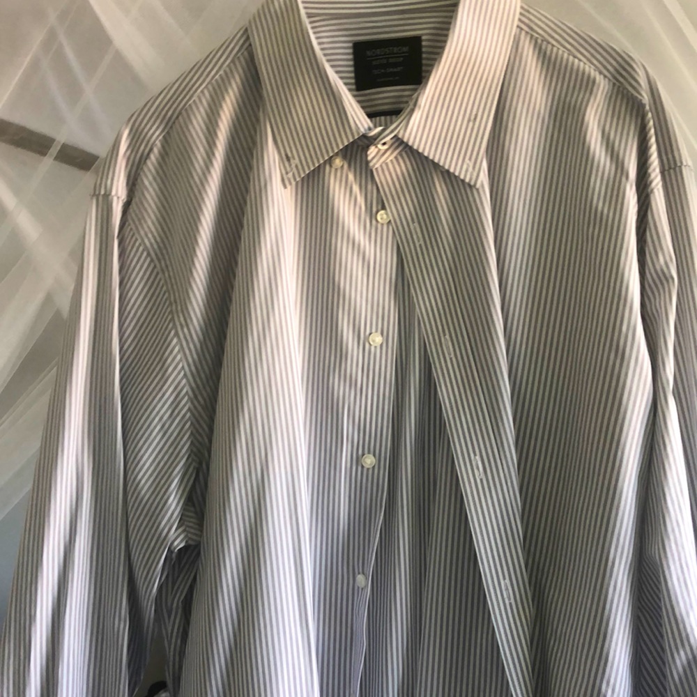Men’s button up shirt with button collar